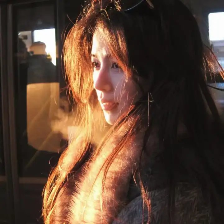 与男孩同车